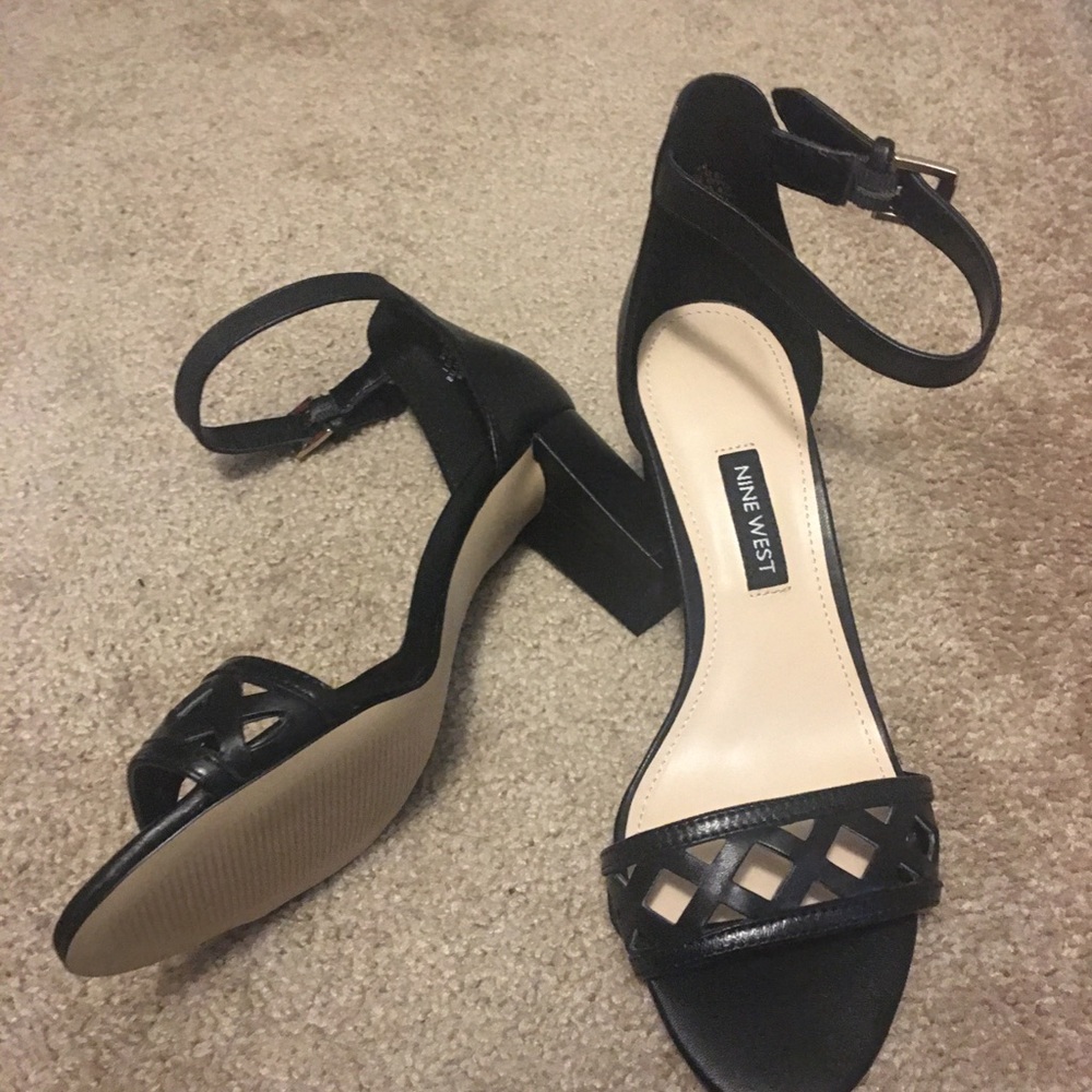 Woman shoes size 6